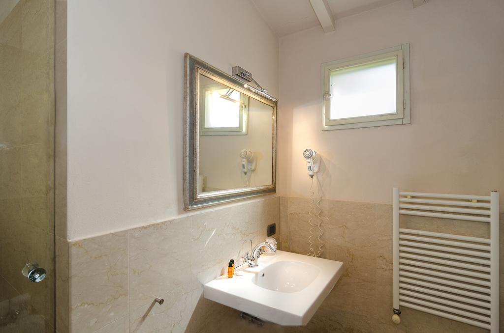 Hotel Novecento Pisa Kültér fotó