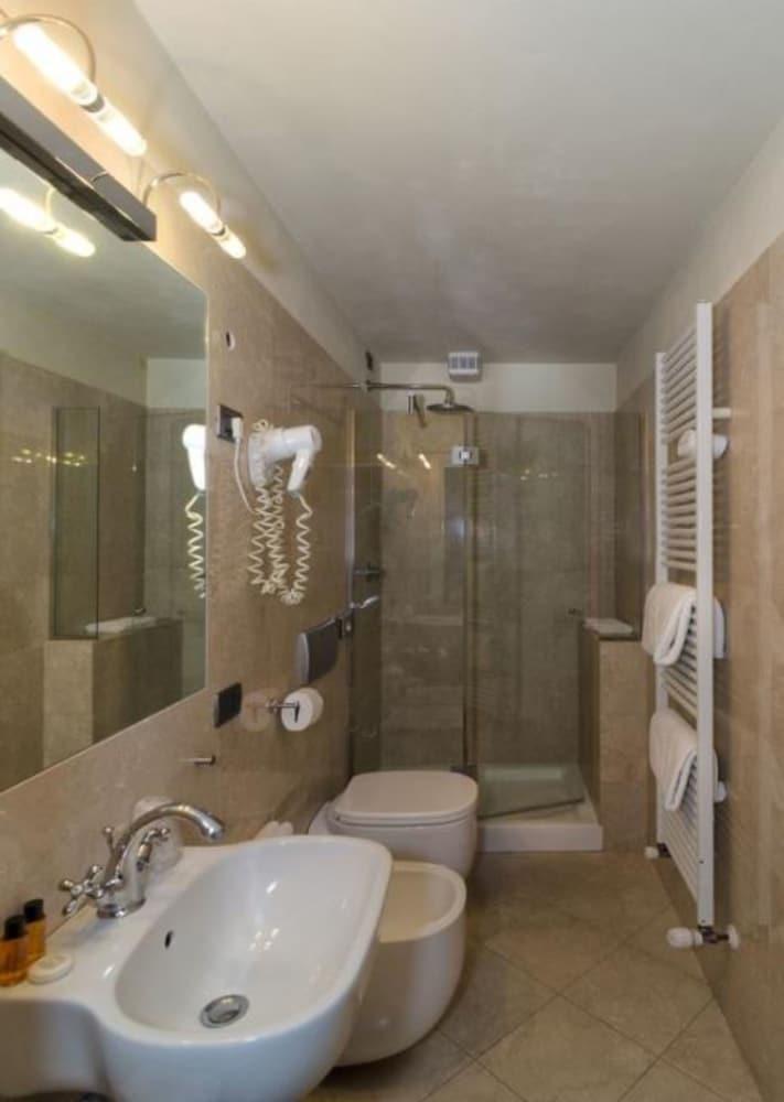 Hotel Novecento Pisa Kültér fotó